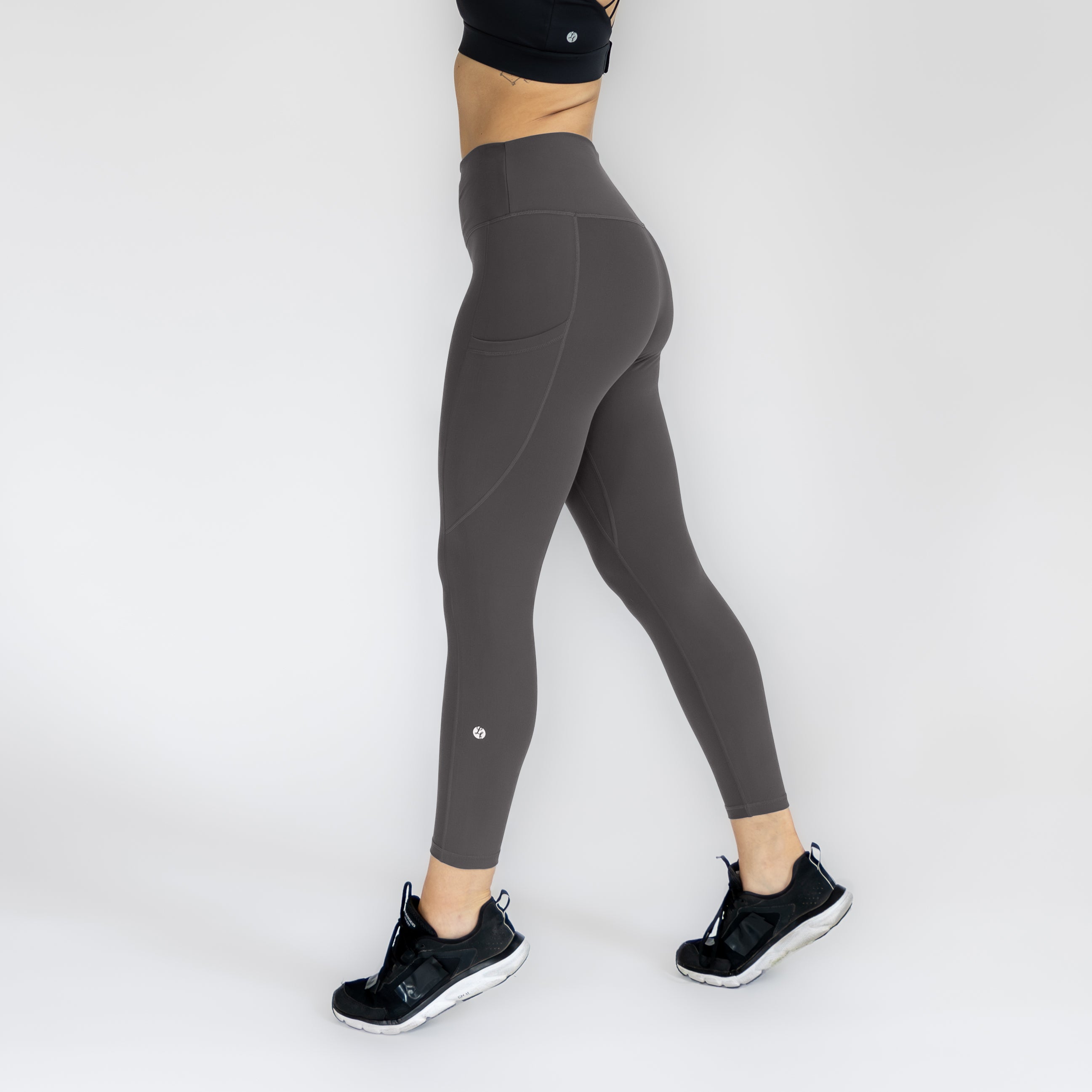 Leggings that love you back! With their perfect fit and endless style  possibilities, you'll never want to part ways. 🛍️ Embrace the