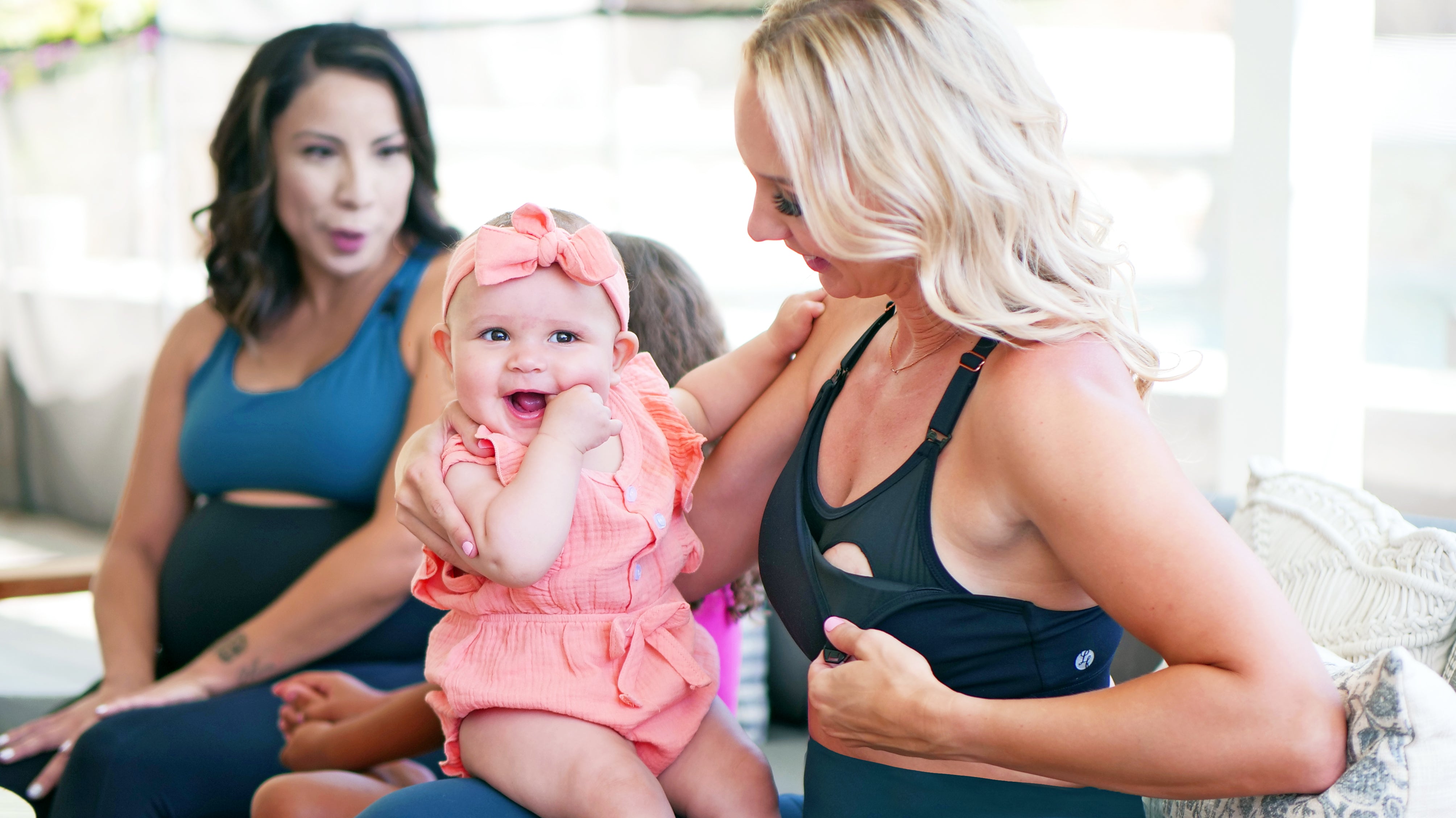 15 Best Nursing Sports Bras for Moms in 2022: Nike, Medela, SHEFIT
